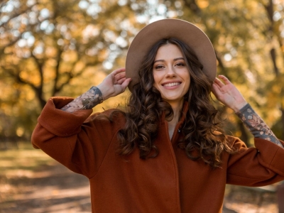 Prepara el pelo para el otoño: consejos para prevenir la caída estacional